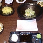 Sumibiyaki Suteki Tengen - キャベツのサラダ（おかわり自由）