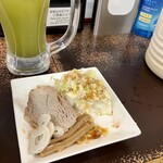 ラーメンの王様 - 緑茶ハイ、冷奴、おろしラーメンの具