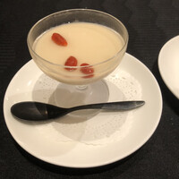 スーツァン・レストラン陳 渋谷店 - 杏仁豆腐もさっぱりしていて、しかもどこか懐かしい味^_^美味しいです。