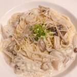 Jour faste - ブルーチーズのパスタ　　1200円　どこにも記載のない舞茸とキノコがふんだんに入ってる