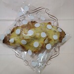 Bakery YAKUWA - メルティクロワッサンダマンド〜チーズカスタードレモン〜¥550