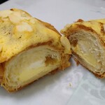 Bakery YAKUWA - メルティクロワッサンダマンド〜チーズカスタードレモン〜