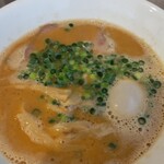 MENYA MAKOTO - 海老味噌中華半麺+味玉TP。