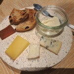 Le Beurre Noisette NAGOYA - フランス産のフロマージュを中心に5種類のアソートだ。