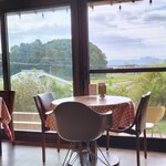 洋食勝井 - 古墳が目の前に