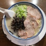 博多ラーメン しばらく - ラーメン　それほど大きくない器だった