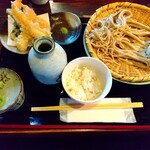 いろりの蕎麦処 築山 - 