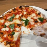 Trattoria Pizzeria Casasola - ランチのマルゲリータ