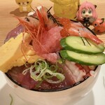 すし居酒屋 湊 - 海鮮のせすぎ丼　1,500円(税込)  ※まぐろを正面に