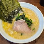 横浜ラーメン 弐七家 - 