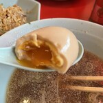 本格中華そば ロイヤル - 味玉はお約束のとろ〜り！