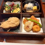 220121763 - 松花堂弁当　注目は4人分から