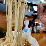 Ramen Yommarugo - ストレート麺をリフトUP⤴️