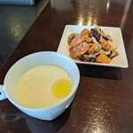 Figaro - ランチのスープと前菜