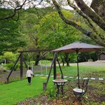 都わすれ - お庭に新しいブランコができてました