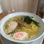 平和軒 - 料理写真:塩ラーメン♪今時、580円とは安すぎる！醤油と迷ったが、今日は塩が勝った！