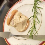 バー リーファー - 絶品　レーズンバターサンド　¥200