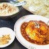 麺屋 中華 - セットメニュー(￥968)。両方とも一人前の台湾豚骨ラーメンと麻婆天津飯ですよ！