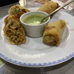 カラチの空 - 連れの注文した春巻き