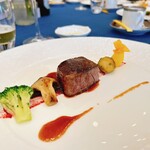 アールベルアンジェ - 特選 牛フィレ肉のポアレ ソース ヴァンルージュ