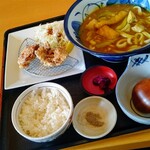 弥次郎平 - カレーうどんと唐揚げランチです➰(o^∀^o)