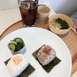 Onigily Cafe - 朝食セット、お味噌汁とドリンクは追加料金