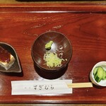 Soba Sugimura - お通しと蕎麦つゆ、薬味