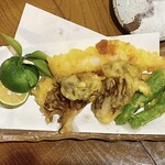 蕎麦 すぎむら - えび天、真上から！
※写真は2人前