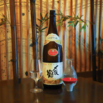 Maruyasu Suisan - 新潟　〆張鶴（季節によって品種は異なります）