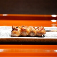まつもと - ◆ハツモト タレ焼き（薩摩赤鶏）
                      この一串で4羽分という希少部位。