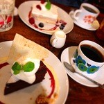 カフェ 太陽ノ塔 - スコップケーキとガトーショコラ