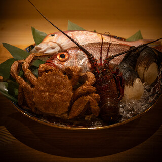 Kappo cuisine featuring seasonal blessings from the mountains and sea purchased from all over the country