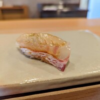 鮨中村 - ３昨日釣れたばかりの天草有明海の大物天然鯛の握り