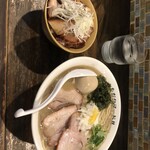 たなか青空笑店 - 特製タナニボ 1050円。大盛り 150円。本日のごはん(チャーシューごはん) 350円