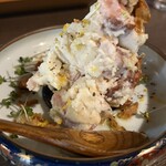 炭火と酒と肴 七福八郎 東新宿本店 - 厚切りベーコンと里芋のポテサラ¥680