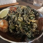 炭火と酒と肴 七福八郎 東新宿本店 - 三陸わかめのパリっと唐揚げ¥680