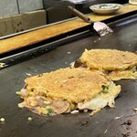 Okonomiyaki Komachi - 「ちゃんぽん焼」具材があちこち飛び出すb(´∀`๑)