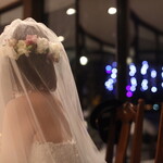 ハーヴェストロードハウス - ウェディングドレスの妻