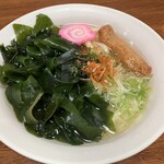 Kamoike Tarumizu Feri Nankai Udon - わかめうどん 590円