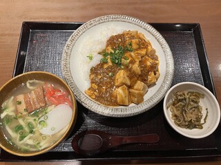 Uminchushubou - 島豆腐の沖縄麻婆丼＋ミニ沖縄そば