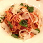 クッチーナ笑多 - 白いかのにんにくトマトスパゲッティ（１，４８０円）２０１３年１０月