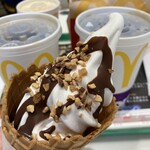 マクドナルド - ワッフルコーン チョコ&アーモンド ほか