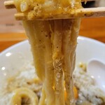 極汁美麺 umami - 麺リフト