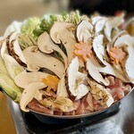 Matsutakeyama Besshowaen - 松茸なべ（寄せ鍋）