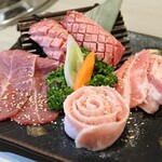 個室韓国焼肉 萬和苑 - ・厚切りタン　
            ・特選みすじステーキ
            ・豚トロ　
            ・国産豚カルビ　