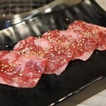 Koshitsu Kankoku Yakiniku Banwaen - 国産牛カルビ