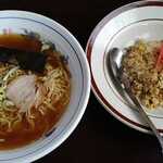 お食事・宴会 きらく - 半チャンラーメン