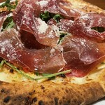 Pizzeria Romano e Marino - いやらしさゼロのナチュラルな塩気。お酒がいくらあっても足らない