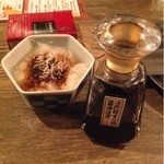 地鶏串焼Take Gu shi - 懐かしい醤油差しです。