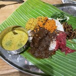げつようび - スリランカプレート2種盛　アボカド&ポーク